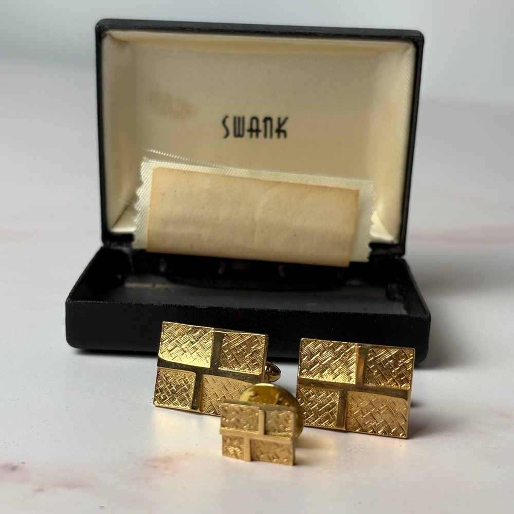 Vintage SWANK Gold Tone Textured Square Cufflinks‎ and Tie Clip Set with Box
